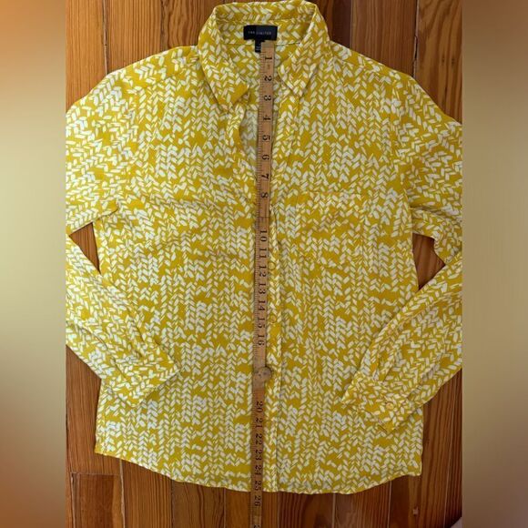 The Limited Buttondown Shirt - Picture 5 of 6